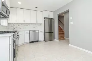 78 B Ashwood Rd, Port Washington, NY 11050 - Photo 10