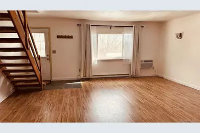 881 Albany Post Road #17, New Paltz, NY 12561 - Photo 4