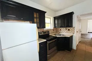 135-33 234th Pl, Rosedale, NY 11422 - Photo 8