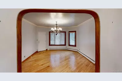 217 Lincoln Avenue, Rockville Centre, NY 11570 - Photo 6