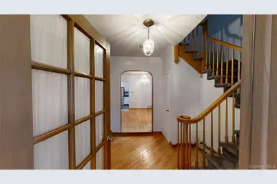 217 Lincoln Avenue, Rockville Centre, NY 11570 - Photo 4