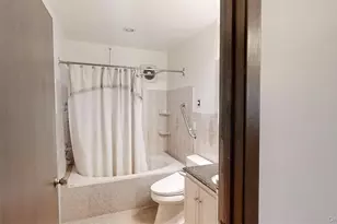 217 Lincoln Ave, Rockville Centre, NY 11570 - Photo 14