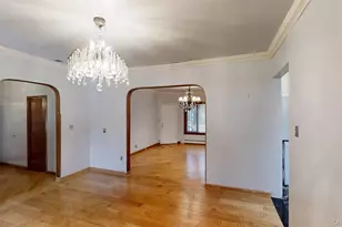 217 Lincoln Ave, Rockville Centre, NY 11570 - Photo 12