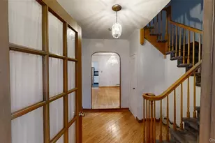 217 Lincoln Ave, Rockville Centre, NY 11570 - Photo 2