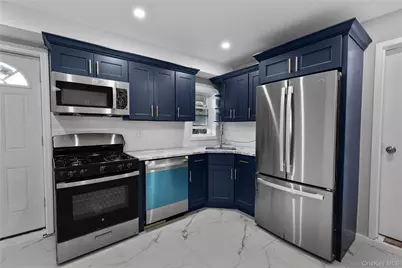 840 E Broadway #lower, Long Beach, NY 11561 - Photo 2