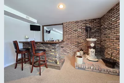 165 Edgewater Avenue, Bayport, NY 11705 - Photo 10