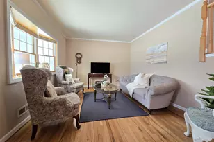 165 Edgewater Ave, Bayport, NY 11705 - Photo 4