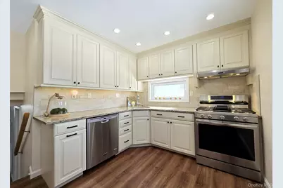 165 Edgewater Avenue, Bayport, NY 11705 - Photo 6