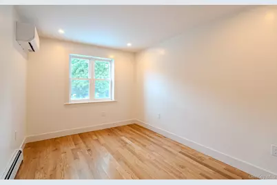 982 E 106th Street, Brooklyn, NY 11236 - Photo 4