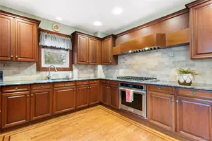 52 Marvin Ln, Islip, NY 11751 - Photo 8