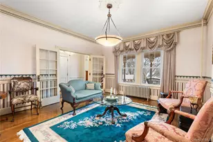 52 Marvin Ln, Islip, NY 11751 - Photo 4