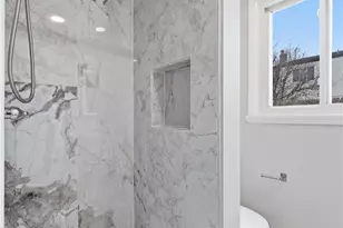 633 7th St, West Babylon, NY 11704 - Photo 16