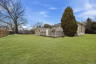 633 7th St, West Babylon, NY 11704 - Photo 30