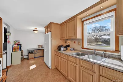 19 Valewood Drive, New Windsor, NY 12553 - Photo 16
