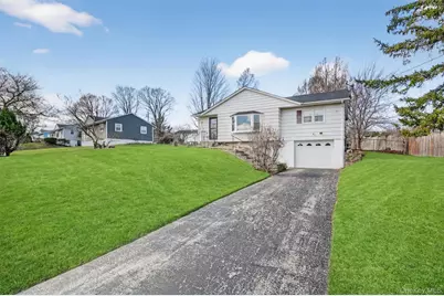 19 Valewood Drive, New Windsor, NY 12553 - Photo 2