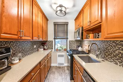 2140 Knapp Street #1G, Brooklyn, NY 11229 - Photo 8