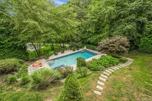 32 Penny Ln, Scarsdale, NY 10583 - Photo 2