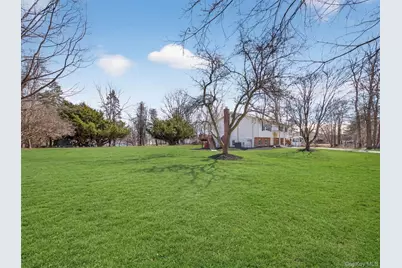 8 Hampton Road, Airmont, NY 10901 - Photo 8