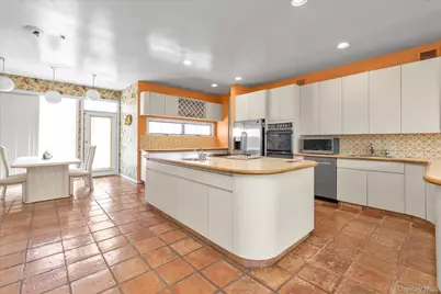 16 Serein Court, Syosset, NY 11791 - Photo 6