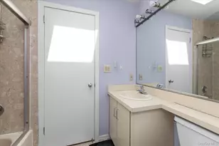 16 Serein Ct, Syosset, NY 11791 - Photo 18