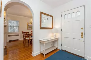 9 Holland Pl, Hartsdale, NY 10530 - Photo 2