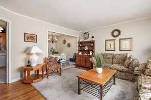 31 Walnut Ave, Farmingdale, NY 11735 - Photo 4