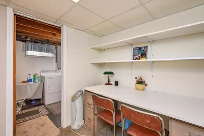 31 Walnut Avenue, Farmingdale, NY 11735 - Photo 24