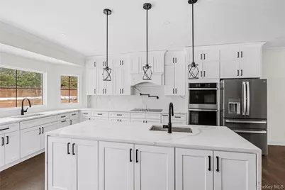 120 Peninsula Drive, Port Jefferson, NY 11777 - Photo 16