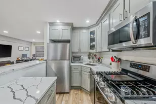 25 Park Pl, Great Neck, NY 11021 - Photo 8