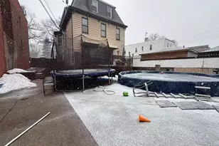 60-59 69th St, Maspeth, NY 11378 - Photo 22