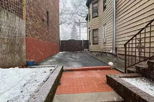 60-59 69th St, Maspeth, NY 11378 - Photo 20