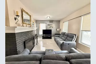 7 Bernhard Street, Hempstead, NY 11550 - Photo 6