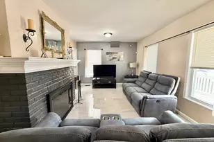 7 Bernhard St, Hempstead, NY 11550 - Photo 6