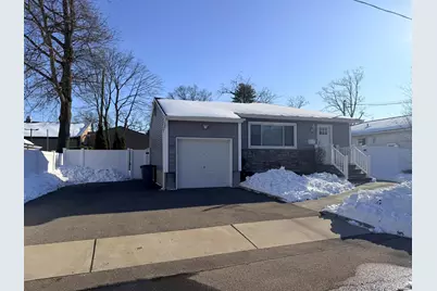 2002 City Avenue, Merrick, NY 11566 - Photo 2
