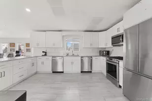 1136 W Broadway, Hewlett, NY 11557 - Photo 6