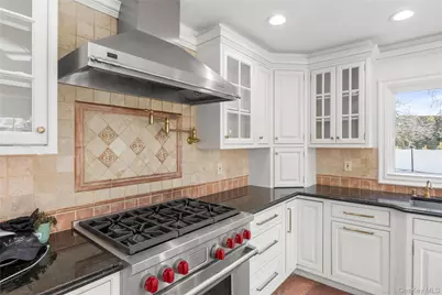 467 Hempstead Avenue, Rockville Centre, NY 11570 - Photo 32