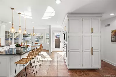 467 Hempstead Avenue, Rockville Centre, NY 11570 - Photo 28