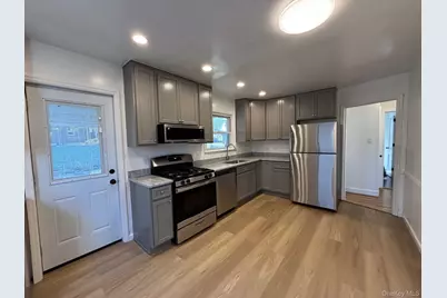 14 Chamberlain Avenue #1, Yonkers, NY 10704 - Photo 2