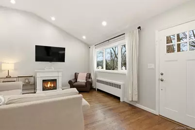 23 Gay Lore Drive, Huntington, NY 11743 - Photo 4