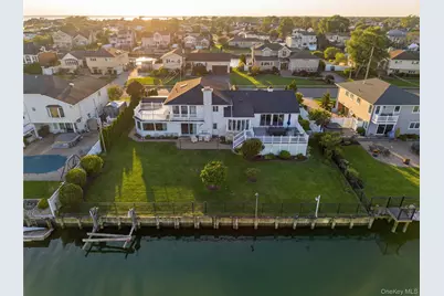 14 Club Drive, Massapequa, NY 11758 - Photo 30
