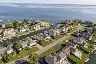 14 Club Dr, Massapequa, NY 11758 - Photo 36