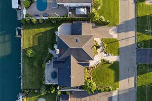 14 Club Dr, Massapequa, NY 11758 - Photo 34