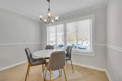 42 Windsor Gate Drive, New Hyde Park, NY 11040 - Photo 10