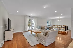 42 Windsor Gate Dr, New Hyde Park, NY 11040 - Photo 6