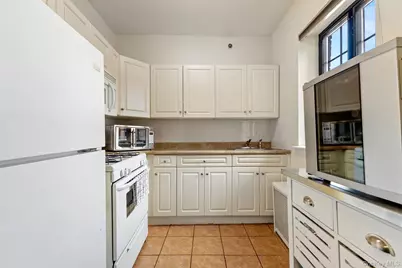 45 Pondfield Road W #6E, Bronxville, NY 10708 - Photo 8