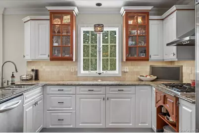 299 Stratton Road, New Rochelle, NY 10804 - Photo 16