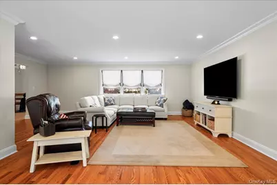 299 Stratton Road, New Rochelle, NY 10804 - Photo 6