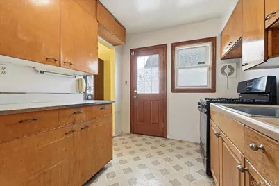 82-59 263rd Street, Floral Park, NY 11004 - Photo 16