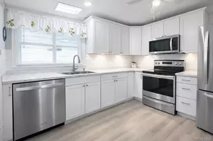 2 Bedford Ct, Ridge, NY 11961 - Photo 4