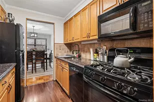 100 Diplomat Dr, Mount Kisco, NY 10549 - Photo 12